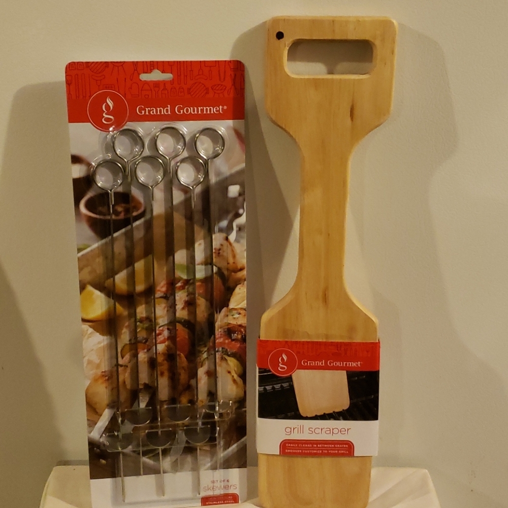 Grand Gourmet grill Scraper & Set Skewers